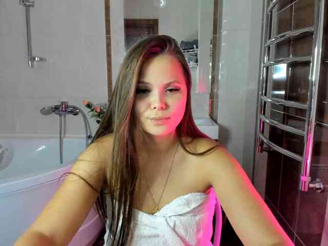 Model: kirakiralove09