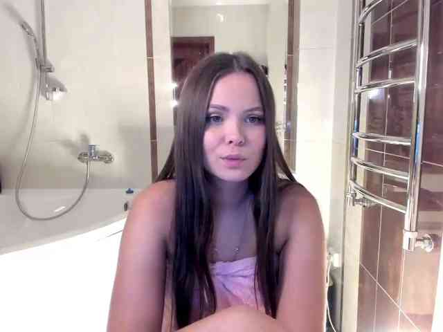 Model: kirakiralove09