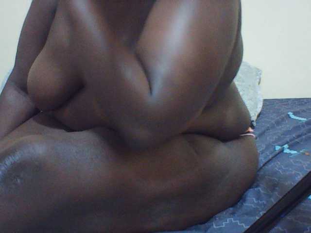 Sexy-Mollient, en directo ahora en BongaCams