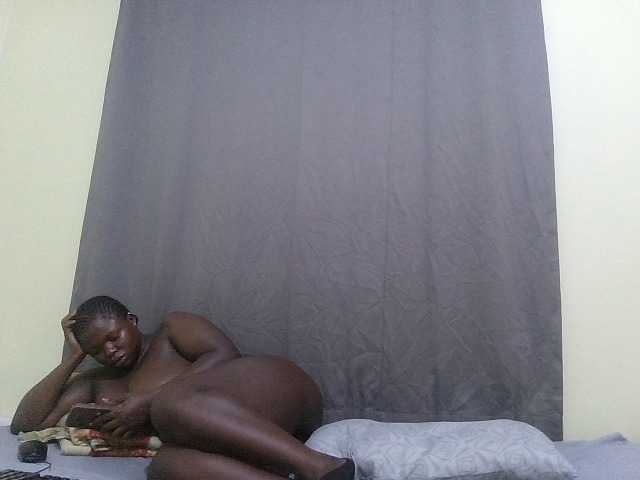 Sexy-Mollient live cam on BongaCams