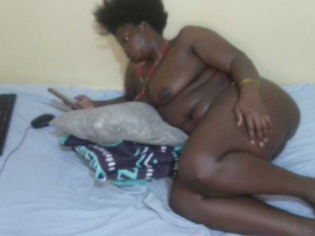 Sexy-Mollient live cam on BongaCams