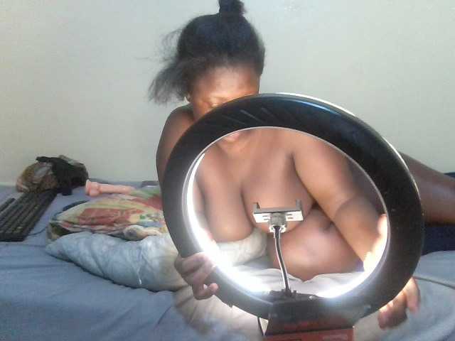 Sexy-Mollient live cam on BongaCams
