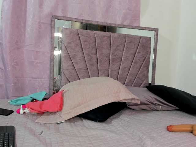AmirraLove01 live cam on BongaCams