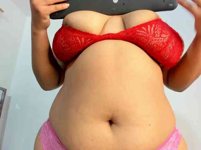 AmirraLove01 webcam