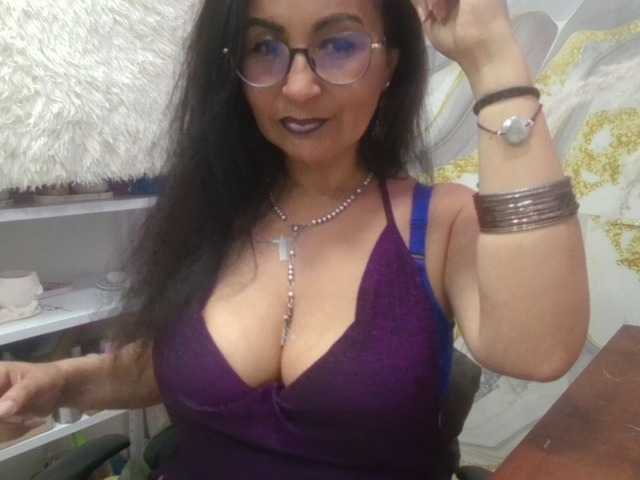 viancamilf live cam on BongaCams