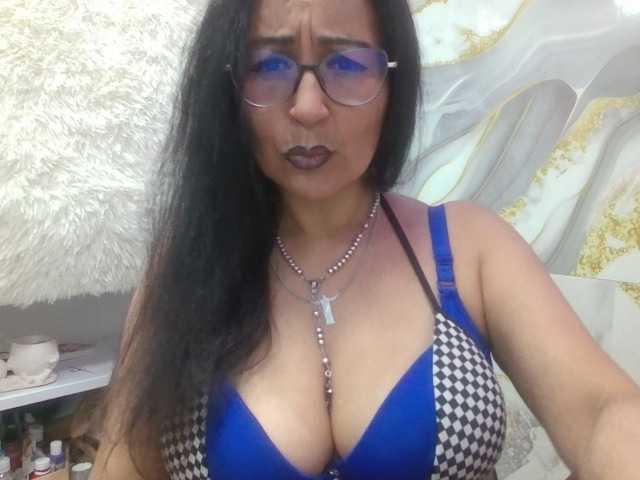 viancamilf live cam on BongaCams