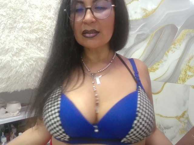viancamilf live cam on BongaCams