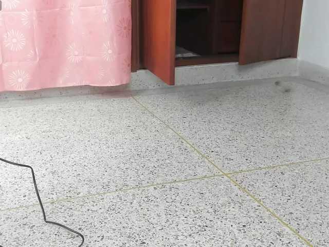 EsmeraldaBlonde live cam on BongaCams