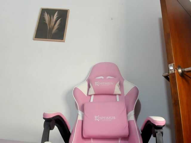 EsmeraldaBlonde