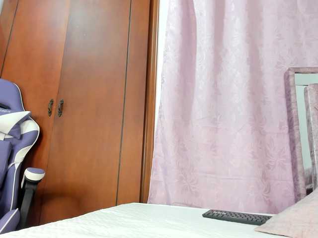 EsmeraldaBlonde live cam on BongaCams