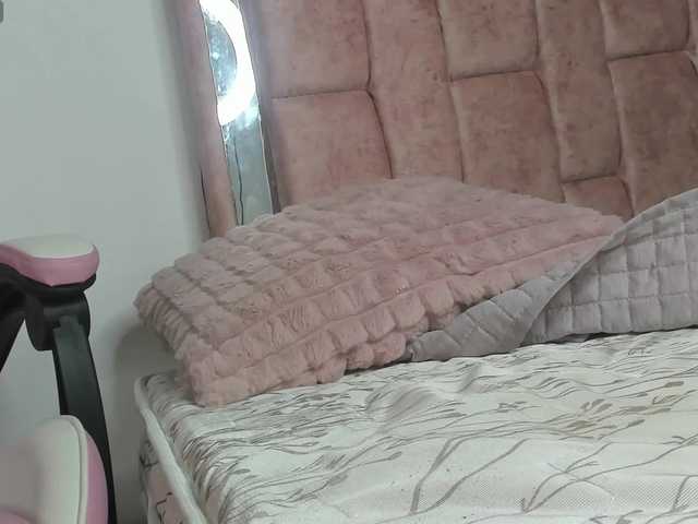 EsmeraldaBlonde