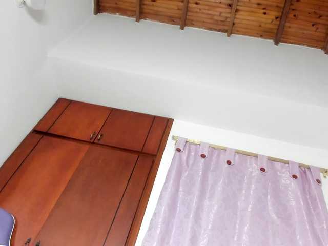 EsmeraldaBlonde live cam preview