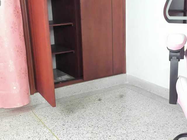 EsmeraldaBlonde live cam on BongaCams