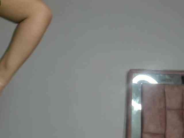 on line chat EsmeraldaBlonde