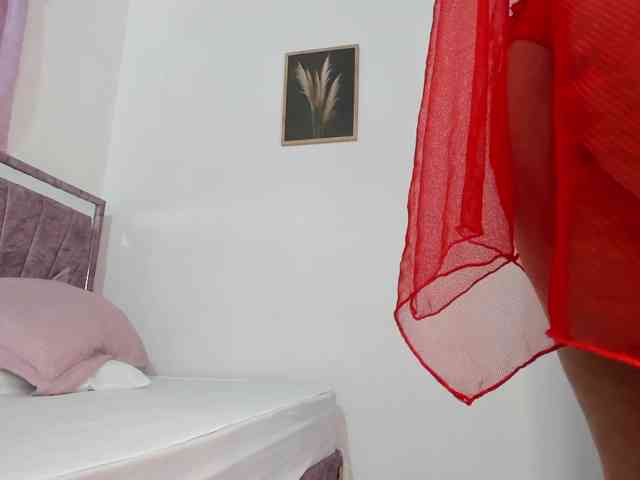 EsmeraldaBlonde webcam
