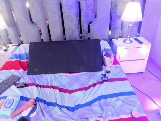 Milkyyboobss-69 live cam on BongaCams