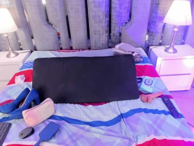 Milkyyboobss-69 live cam on BongaCams
