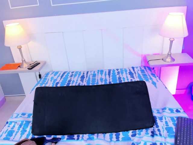 Milkyyboobss-69 live cam on BongaCams