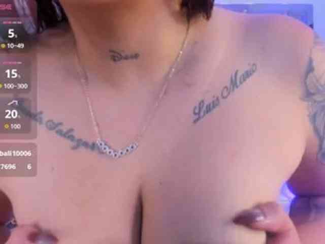 Milkyyboobss-69 webcam