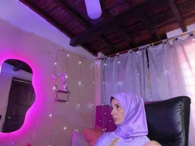 AmiraSaadi live cam on BongaCams