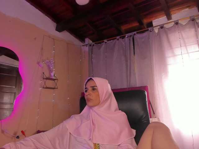 AmiraSaadi live cam on BongaCams