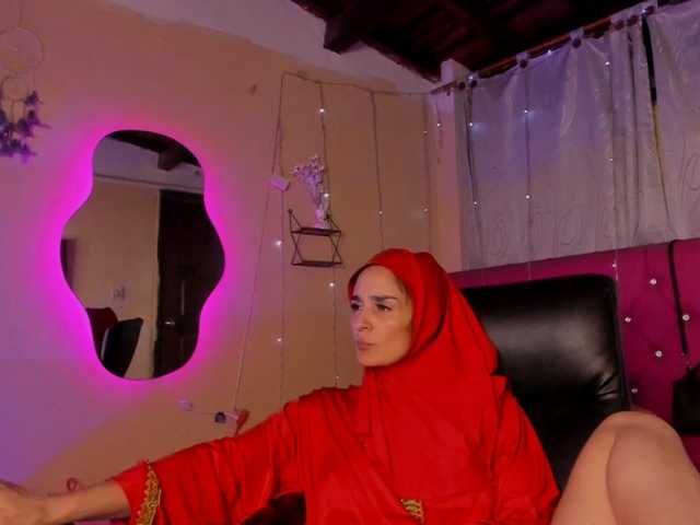 AmiraSaadi live cam on BongaCams