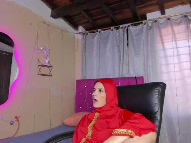 AmiraSaadi live cam on BongaCams