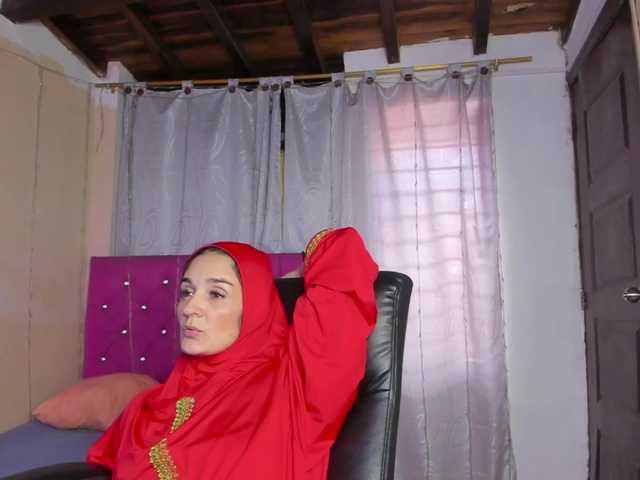 AmiraSaadi live cam on BongaCams
