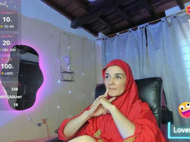 AmiraSaadi, en directo ahora en BongaCams