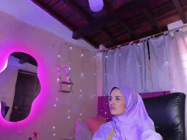 AmiraSaadi live cam on BongaCams