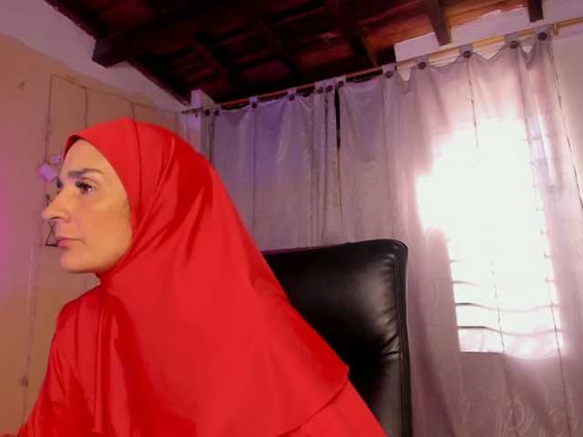 AmiraSaadi live cam on BongaCams