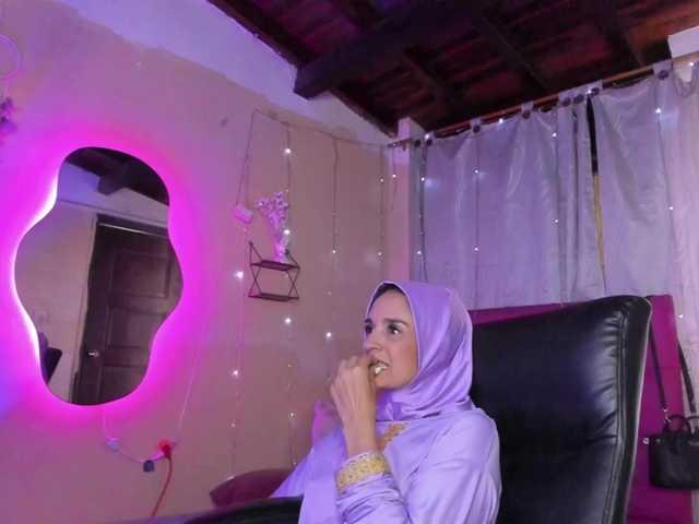 AmiraSaadi live cam on BongaCams