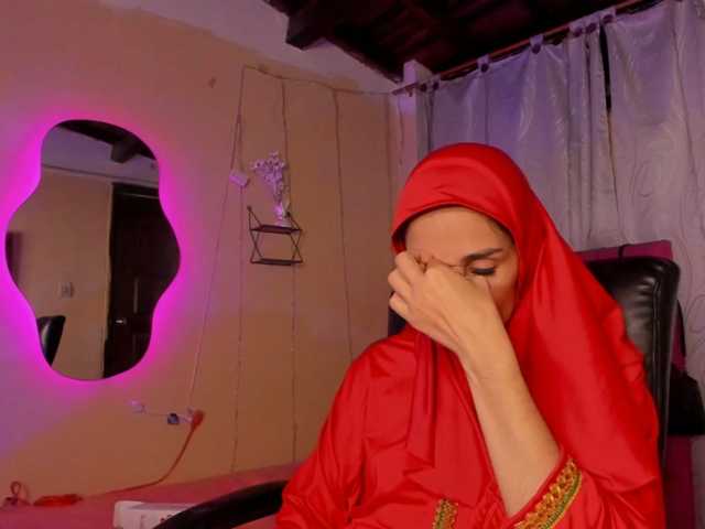 AmiraSaadi live cam on BongaCams