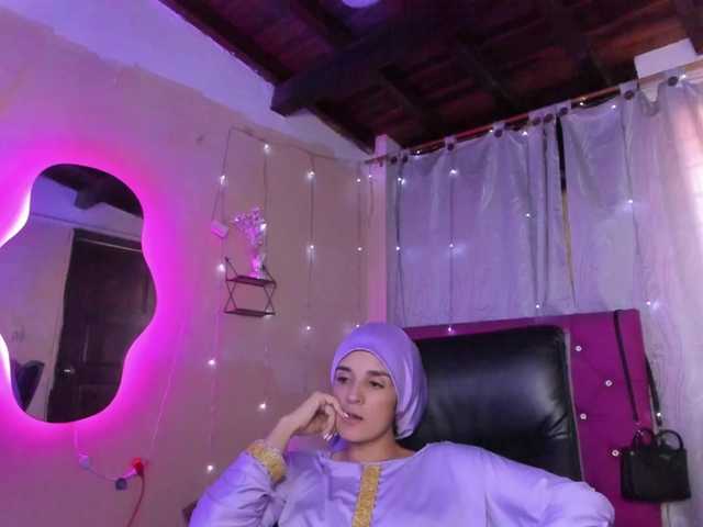 AmiraSaadi live cam on BongaCams