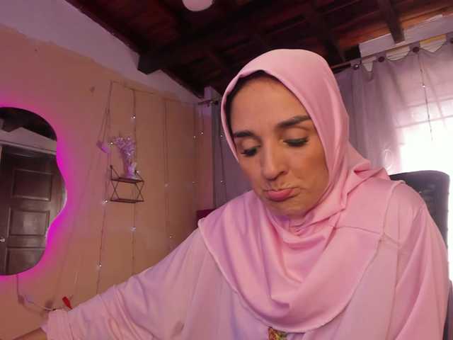 AmiraSaadi live cam on BongaCams