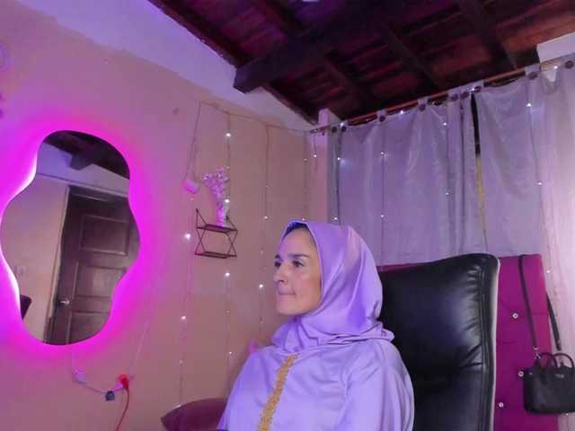 AmiraSaadi live cam on BongaCams