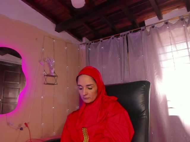 AmiraSaadi live cam on BongaCams