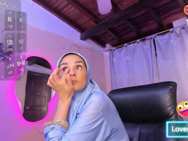 AmiraSaadi live cam on BongaCams