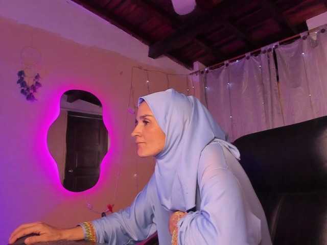 AmiraSaadi live cam on BongaCams