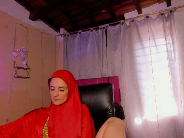 AmiraSaadi live cam on BongaCams