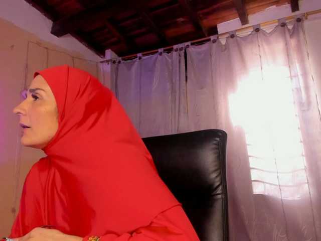 AmiraSaadi live cam preview