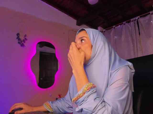 AmiraSaadi webcam