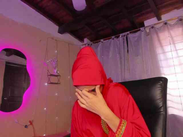 AmiraSaadi webcam