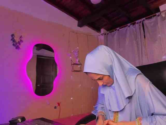 AmiraSaadi webcam