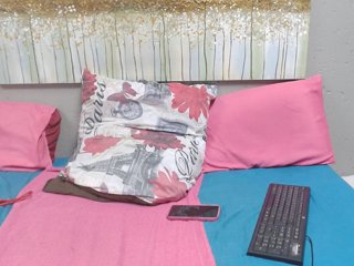 LadyAss33's Live Webcam
