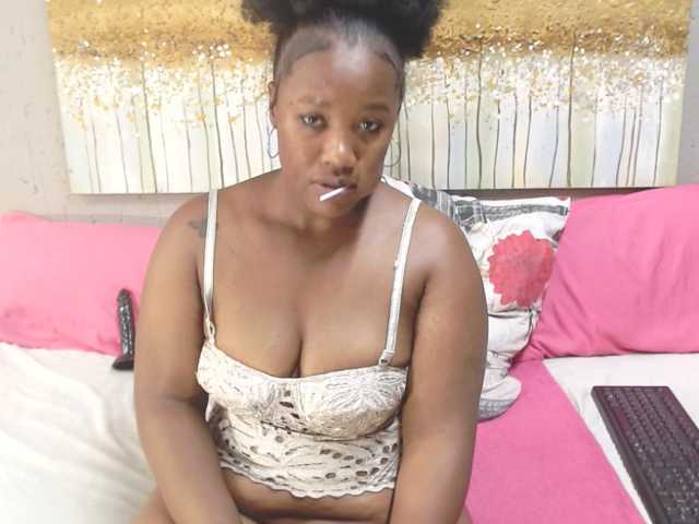 LadyAss33 live cam on BongaCams