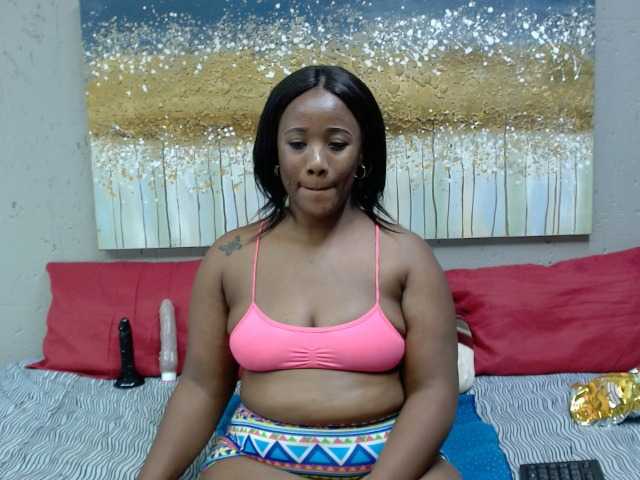 LadyAss33 live cam on BongaCams