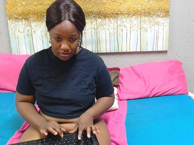 LadyAss33 live cam on BongaCams