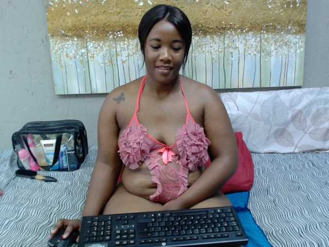LadyAss33 live cam on BongaCams