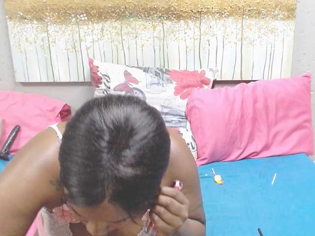 LadyAss33 live cam on BongaCams